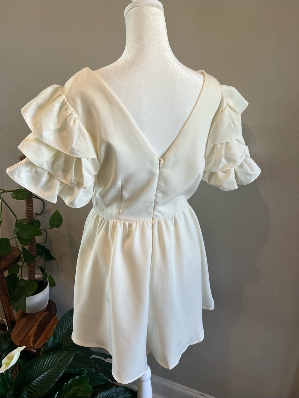Ivory Ruffle-Sleeve V-Neck Mini Dress with Romper Lining - Picture 4 of 11